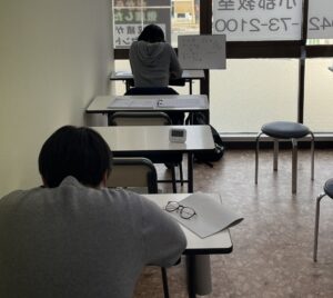 小郡市個別指導の学習塾イノセントで勉強する生徒